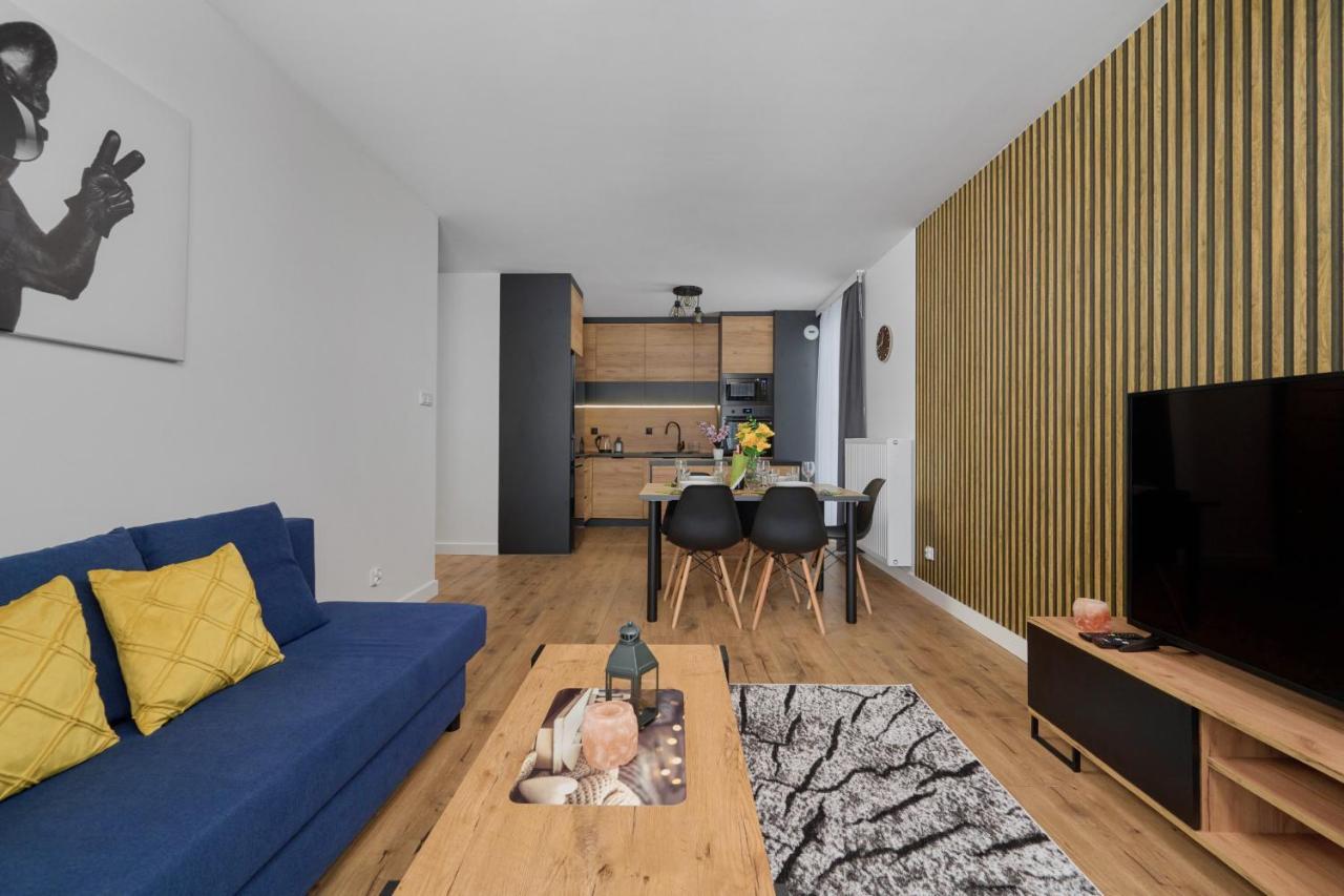 Apartment With 2 Bedrooms & Parking Wroclaw By Noclegi Renters Esterno foto