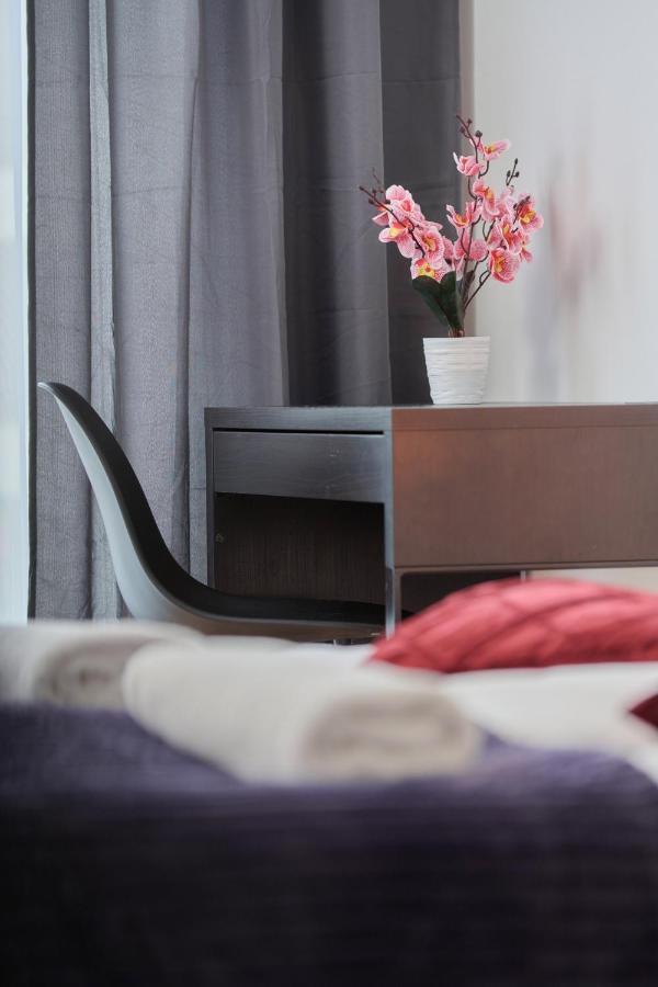 Apartment With 2 Bedrooms & Parking Wroclaw By Noclegi Renters Esterno foto