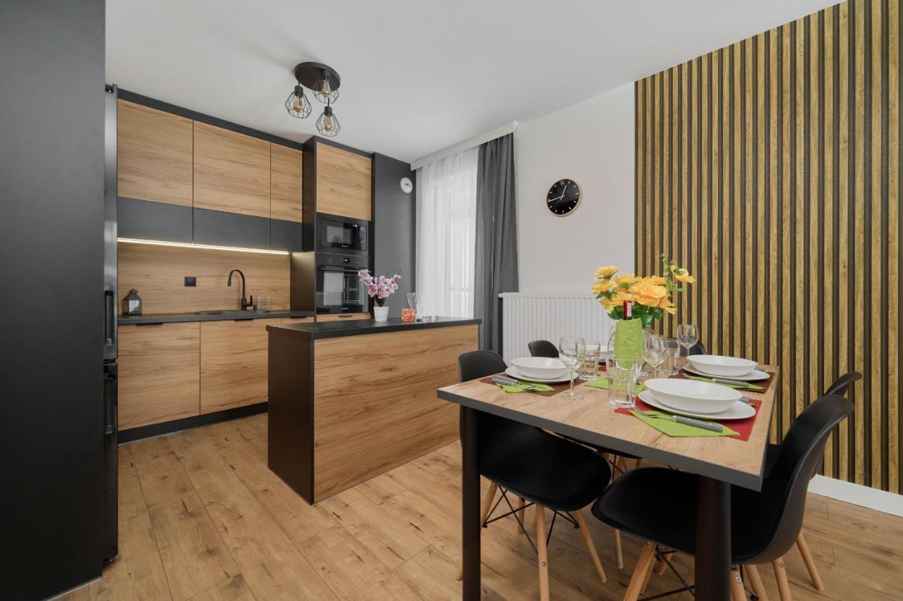 Apartment With 2 Bedrooms & Parking Wroclaw By Noclegi Renters Esterno foto