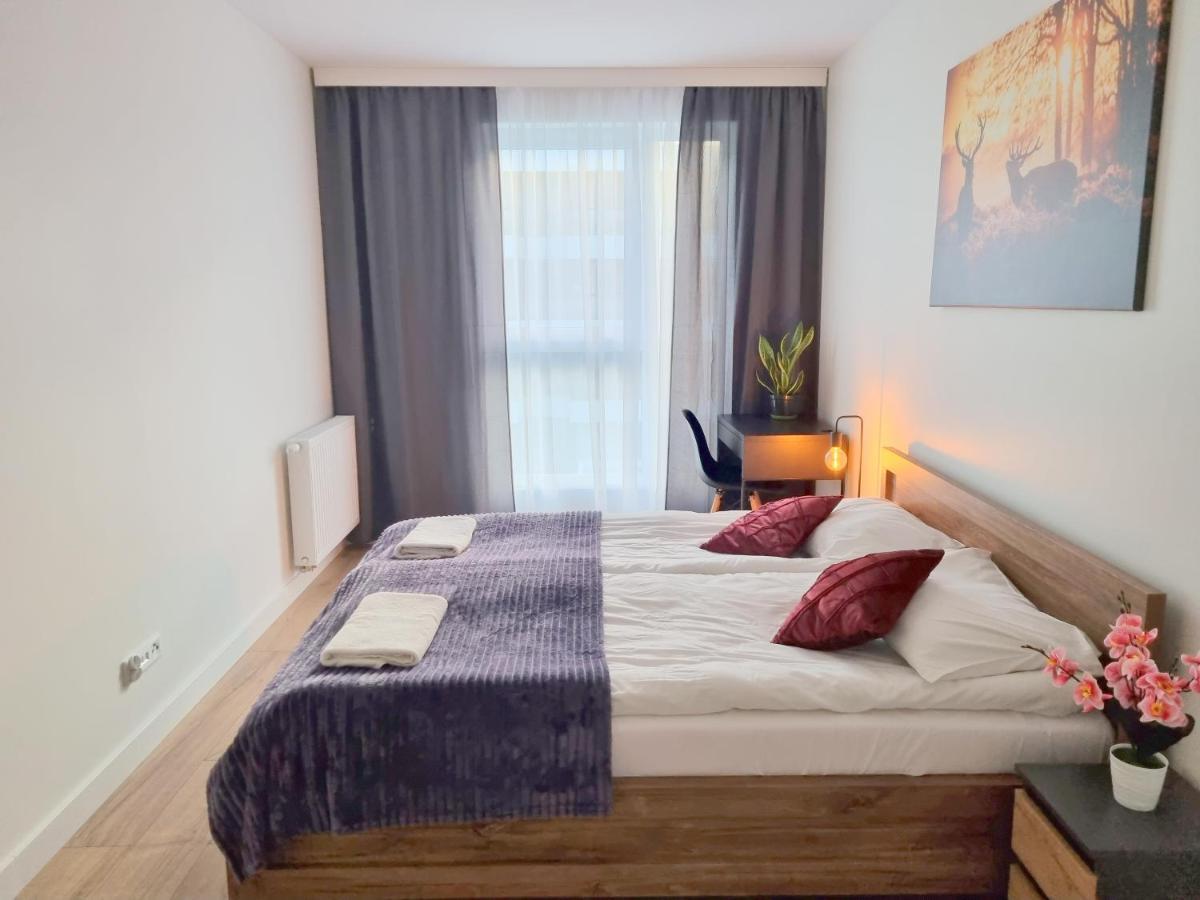 Apartment With 2 Bedrooms & Parking Wroclaw By Noclegi Renters Esterno foto